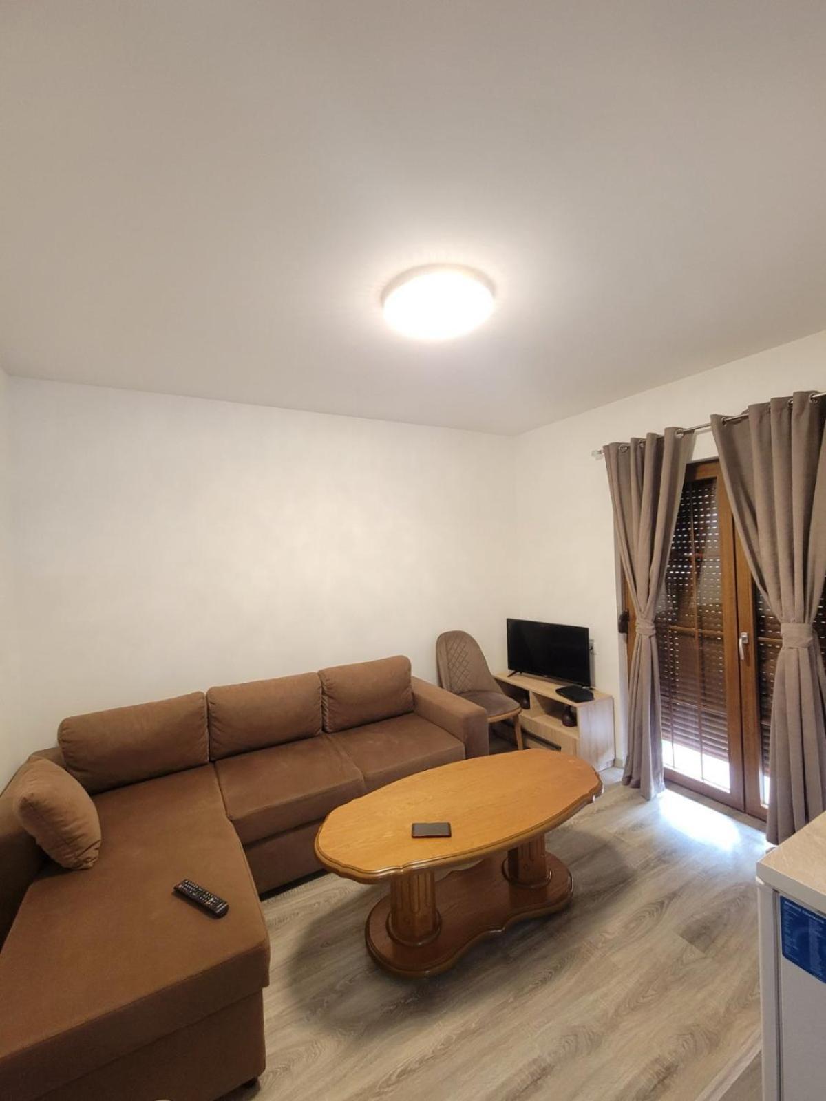 Eleon Motel ブレゾヴィツェ エクステリア 写真