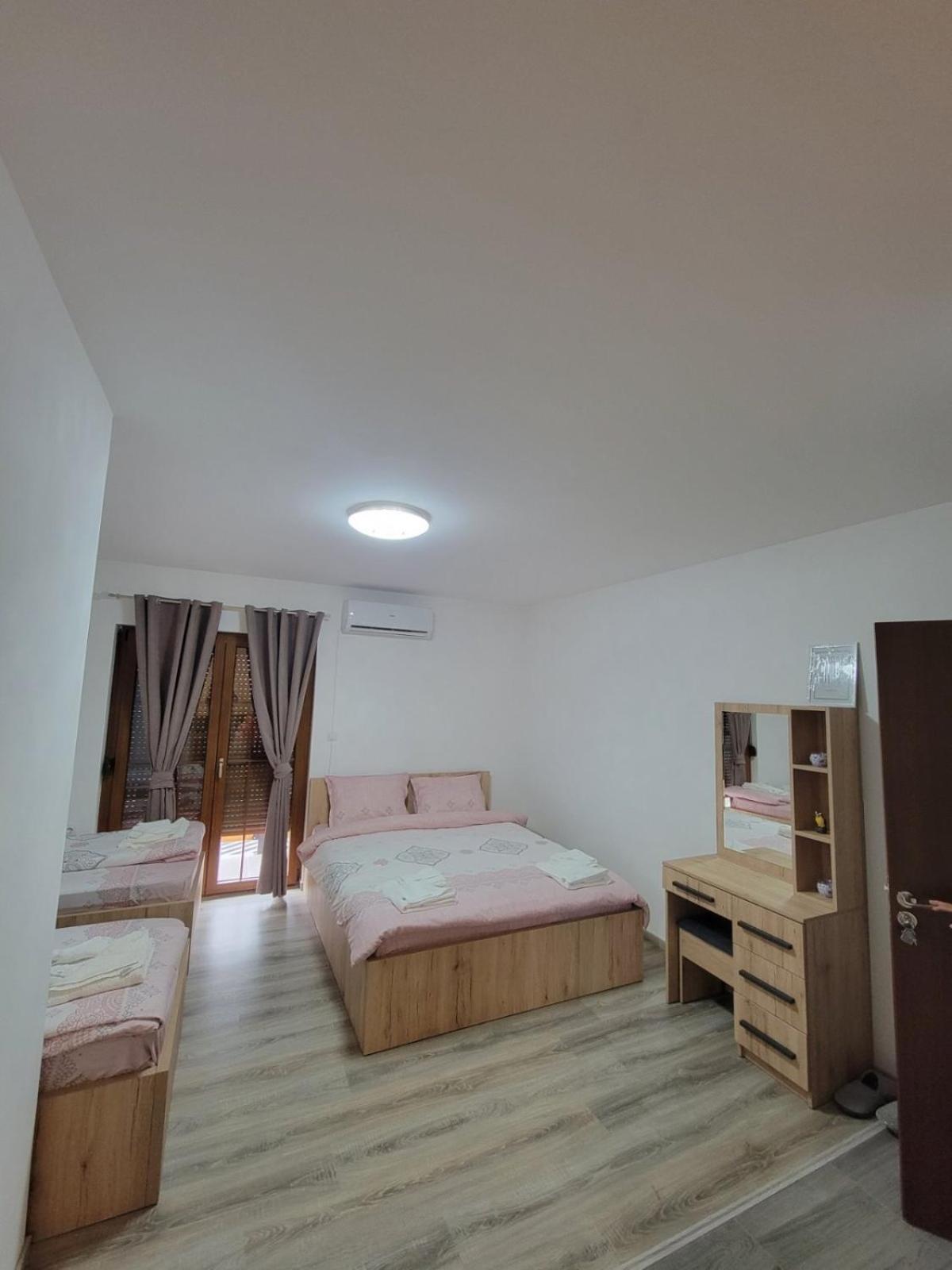 Eleon Motel ブレゾヴィツェ エクステリア 写真