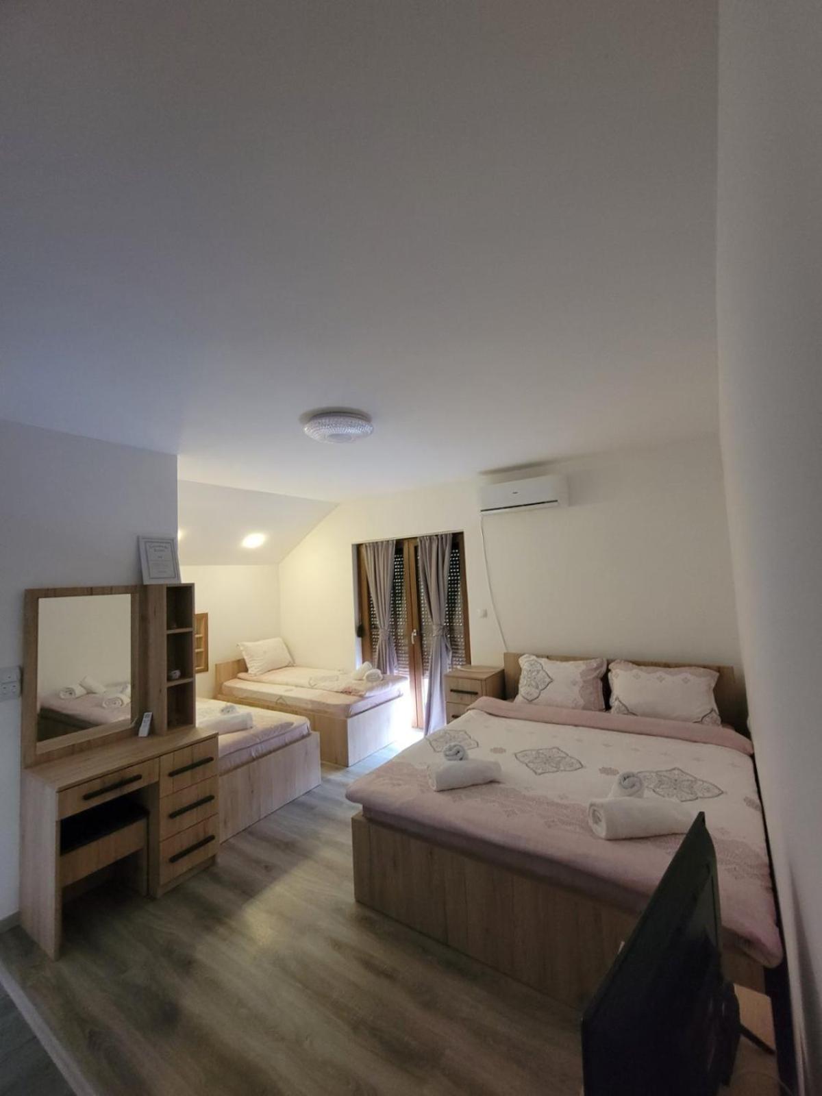 Eleon Motel ブレゾヴィツェ エクステリア 写真