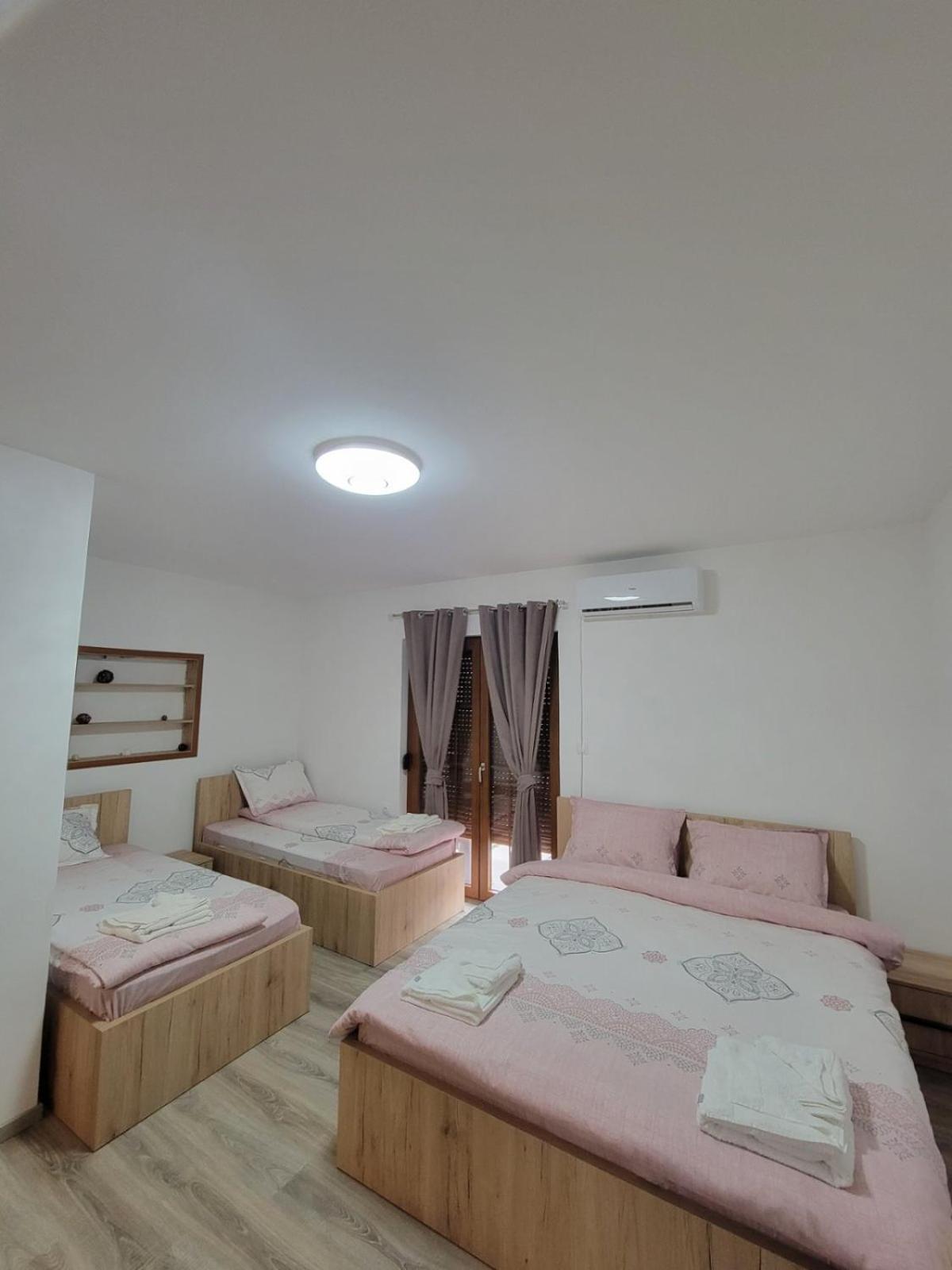 Eleon Motel ブレゾヴィツェ エクステリア 写真