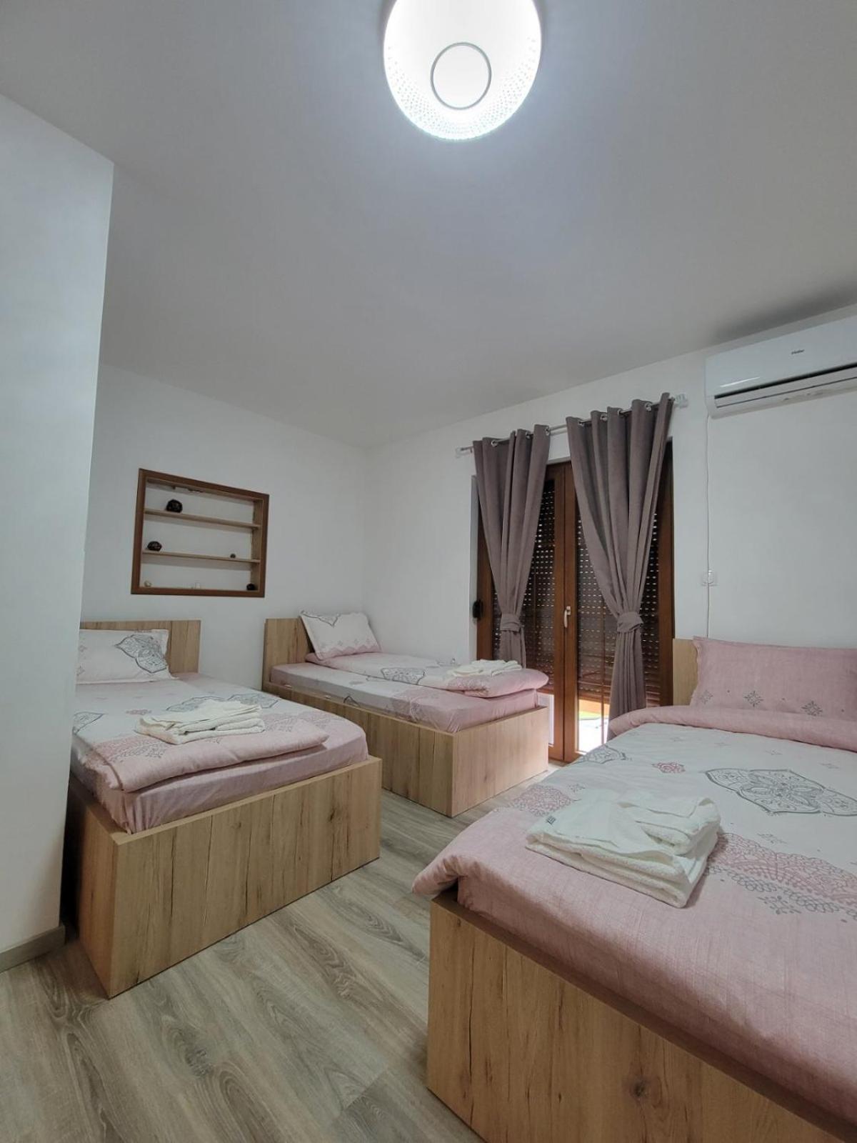 Eleon Motel ブレゾヴィツェ エクステリア 写真
